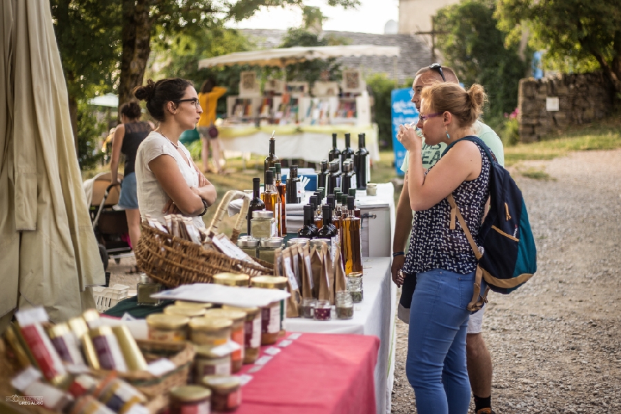 Visite-dégustation Aromatiques du Larzac  France Occitanie Aveyron Nant 12230