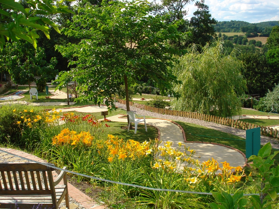 Mini Golf La Source Aveyron : Le Parcours de la Transformation