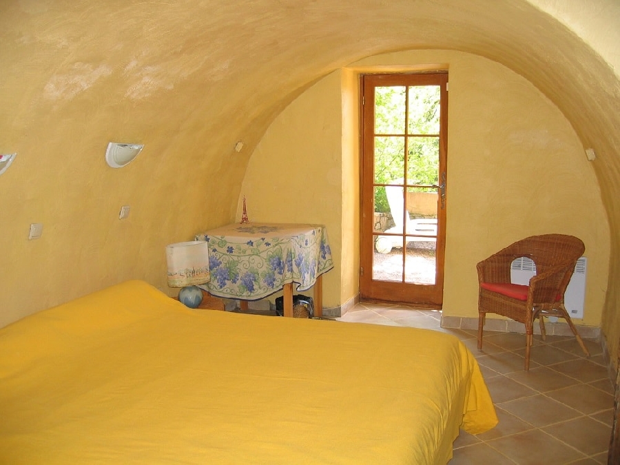 Chambre lit double au Mas de Salel