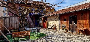 Le Patio, Les Volets Bleus