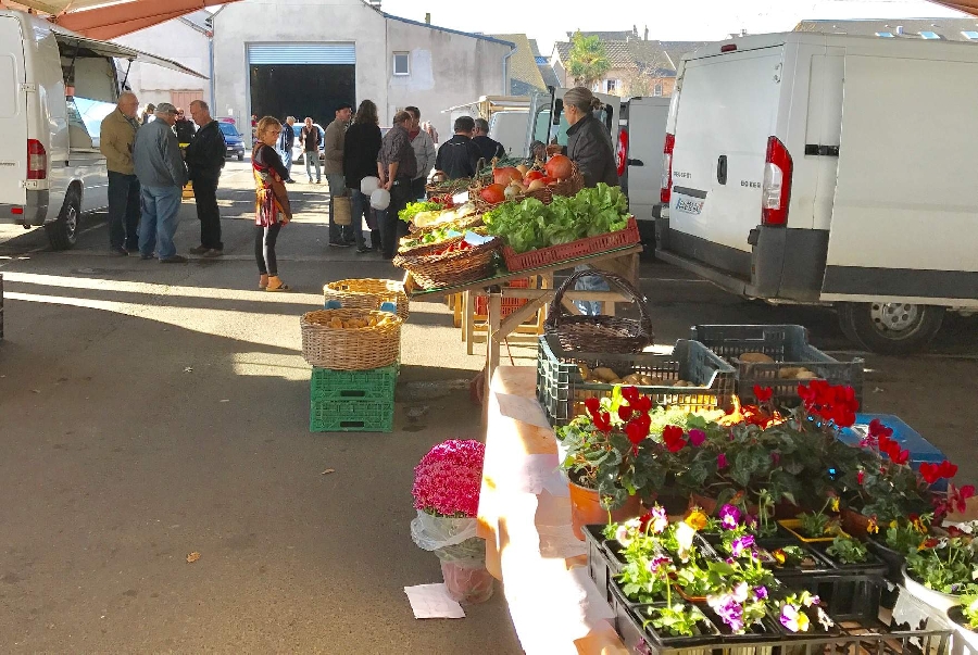 Marché alimentaire à Réquista  France Occitanie Aveyron Réquista 12170