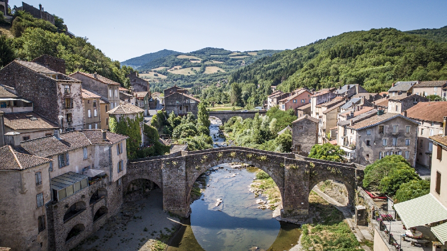 Vue panoramique et visite de Camarès