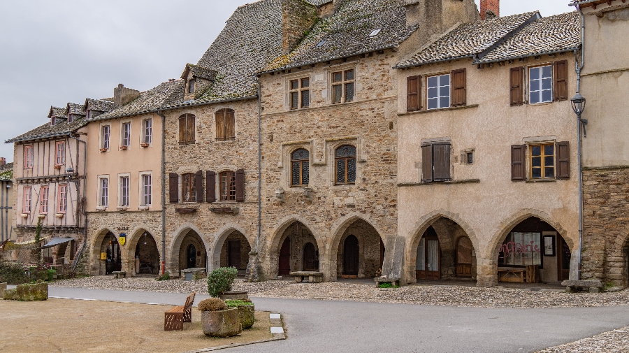 Explore Sauveterre de Rouergue