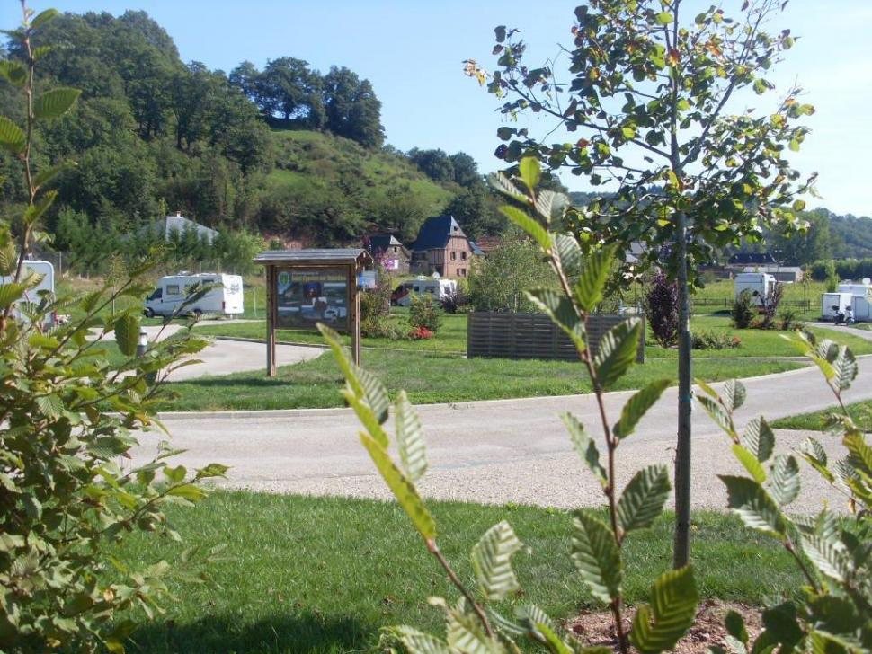 Aire municipale de service pour camping-car de Saint-Cyprien,