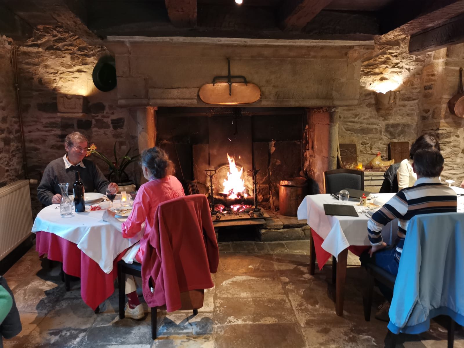 Salle Médiévale, Restaurant les Magnolias
