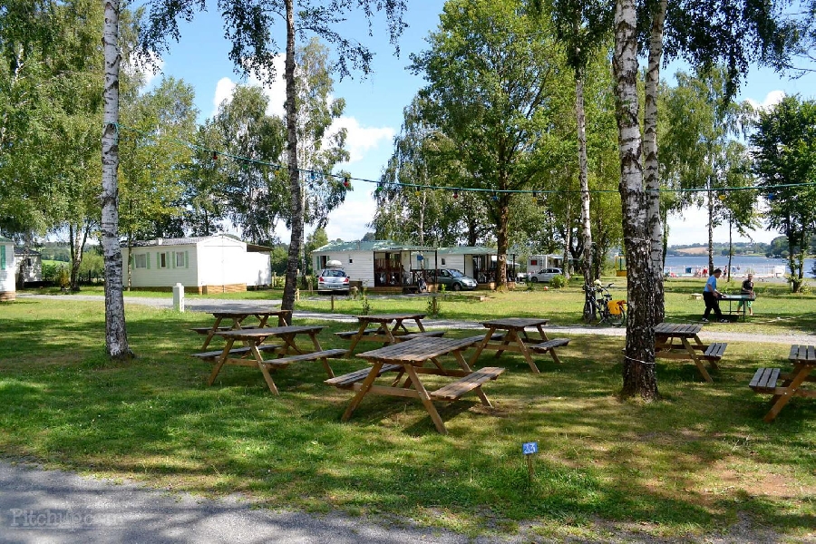 CAMPING LES CANTARELLES - Lac de Villefranche de Panat