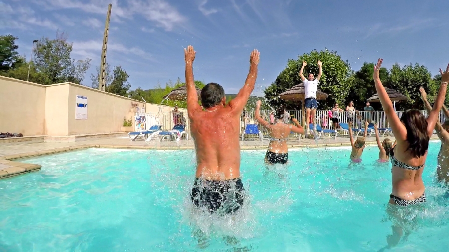Camping les 2 Vallees animations piscine chauffee nant aveyron occitanie france