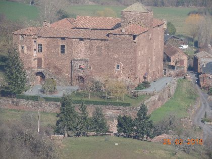 Saint-Izaire castle and archery museum