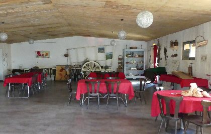 Ferme des Capellous - Salle de réception, OFFICE DE TOURISME CANTONAL DE SAINT AMANS DES COTS