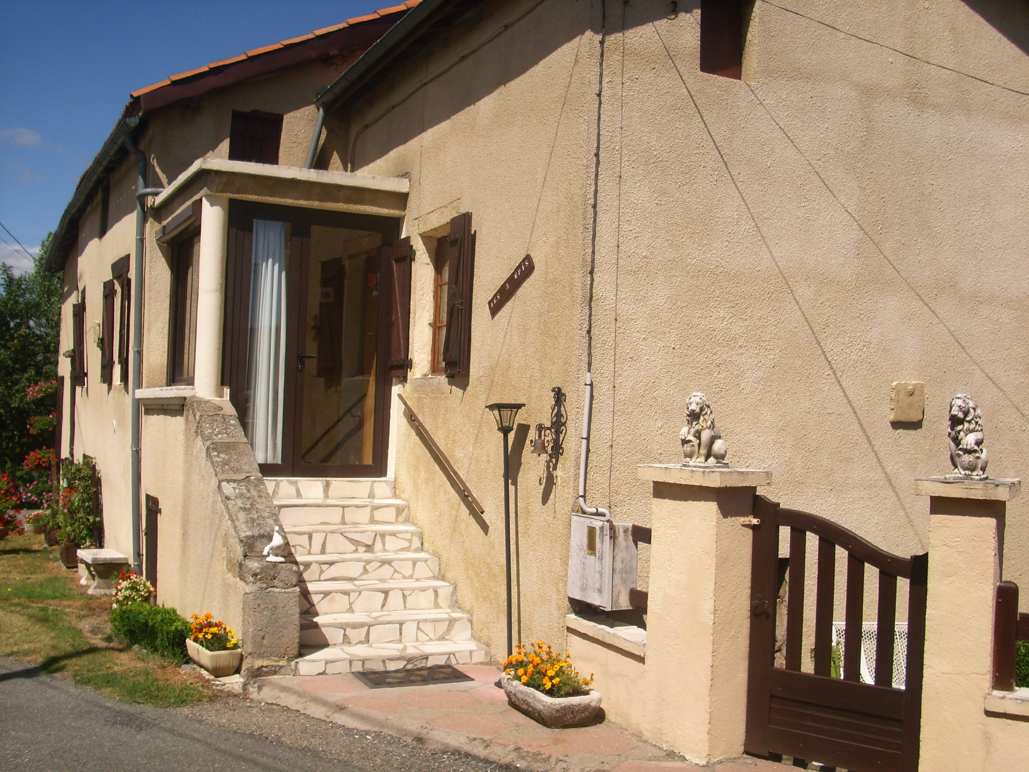 LES TROIS EPIS,