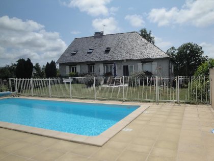 VUE DEPUIS LA PISCINE, 