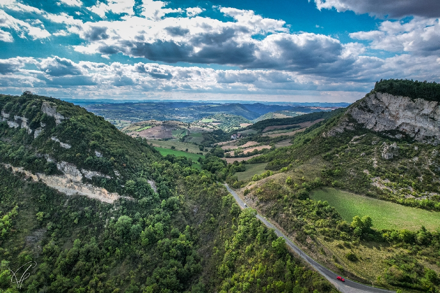 Cirque de Tournemire et Maison du Plésiosaure