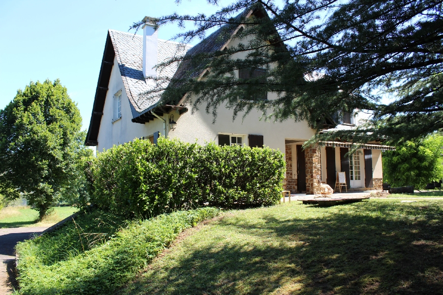 Lucie Devos: Villa d'Olt Espalion