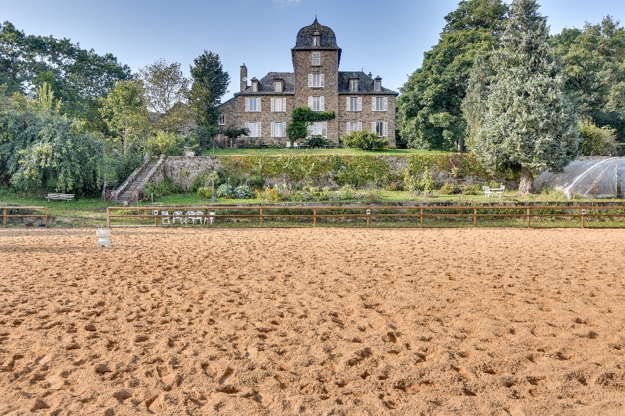 Domaine de Linars - L'aile du château