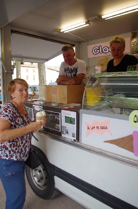Enfants -10 ans Glace au lait de brebis ©Fermiers de L'Aveyron Enfants -10 ans Glace au lait de brebis ©Fermiers de L'Aveyron