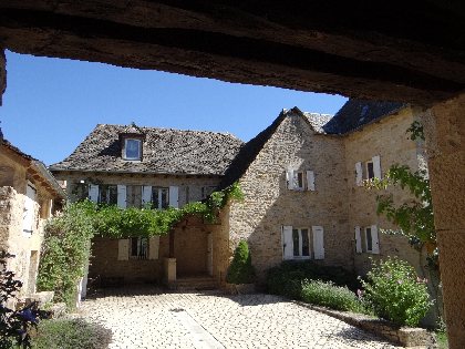 La Source Gilhodes - Cour, 