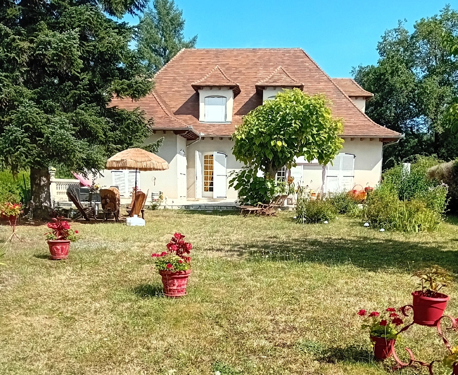 Chambre d'hôtes Les Mésanges  France Occitanie Aveyron Flagnac 12300