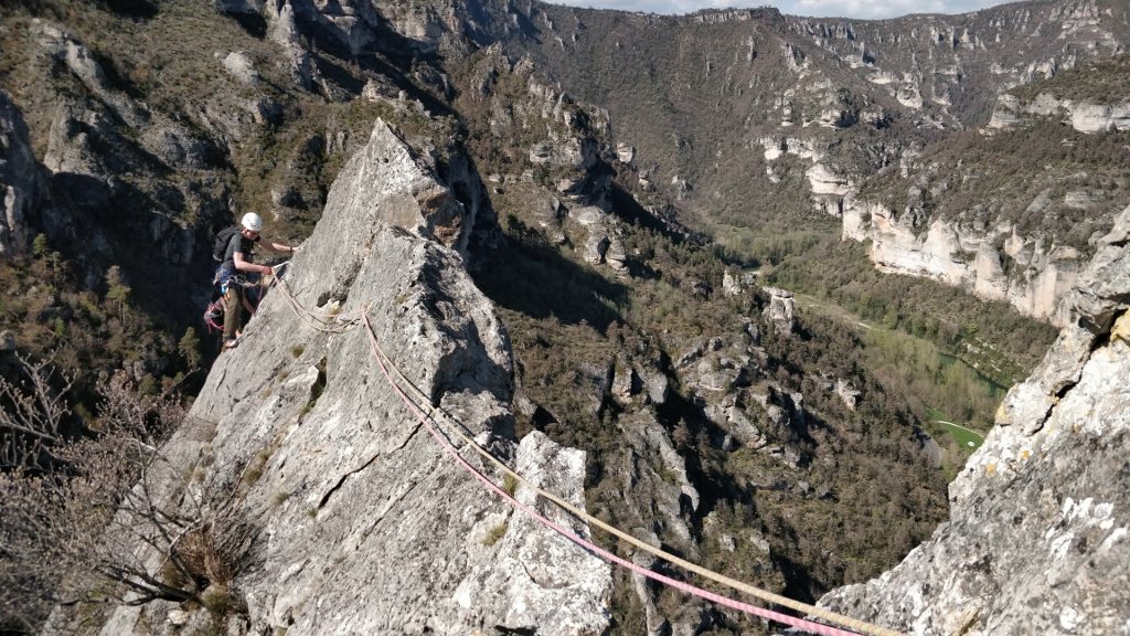 Roc Aiguille Zébulon grande voie Tarn , La Belle Cordée
