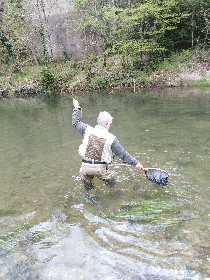 A l'épuisette, guide de pêche Aveyron. , 