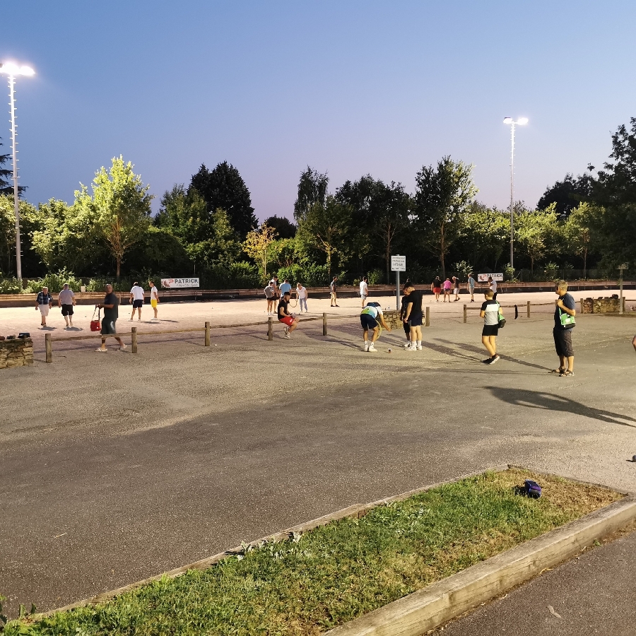 Concours de pétanque