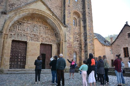 Les guides conférenciers du Service Patrimoine de Conques, OFFICE DE TOURISME de CONQUES-MARCILLAC