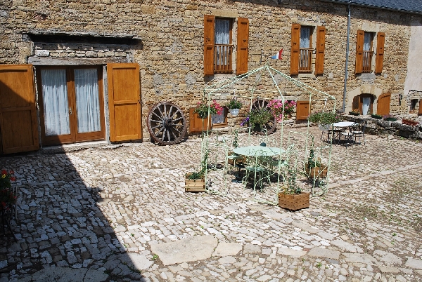 Chambres d'Hôtes Entre Dolmens et Fontaines (groupes)