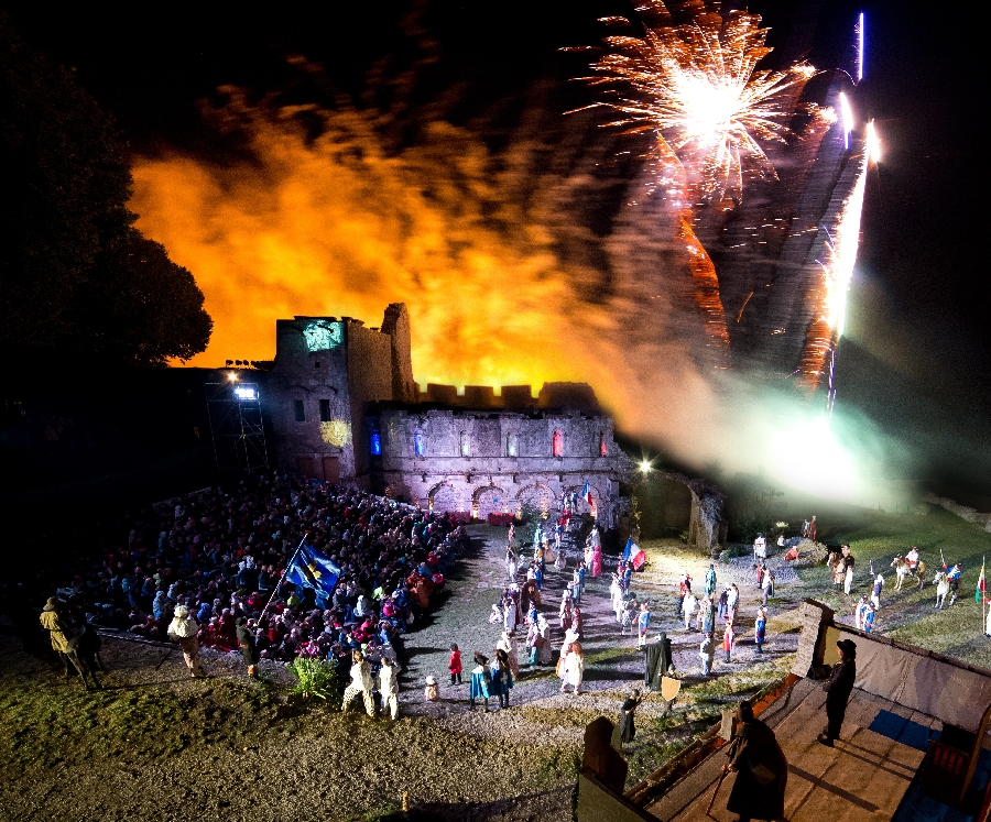 SPECTACLE SON ET LUMIERE "Des pierres et des Hommes" à Sévérac-le-Château  France Occitanie Aveyron Sévérac d'Aveyron 12150