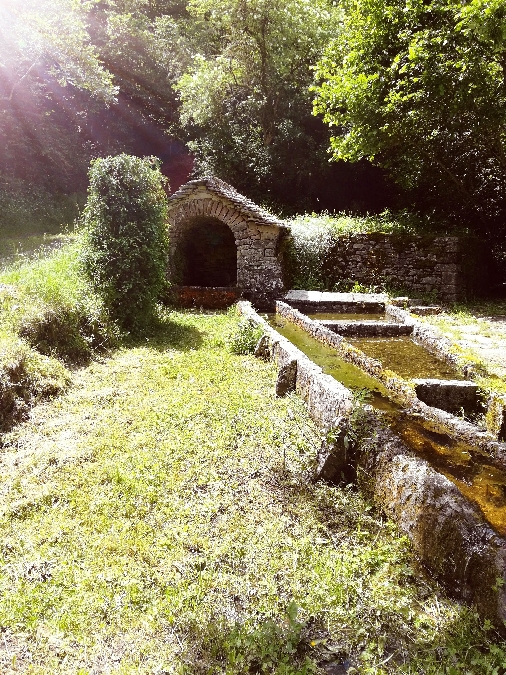 Circuit des Fontaines voûtées motorisé au départ de Sévérac-le-Château  France Occitanie Aveyron Sévérac d'Aveyron 12150