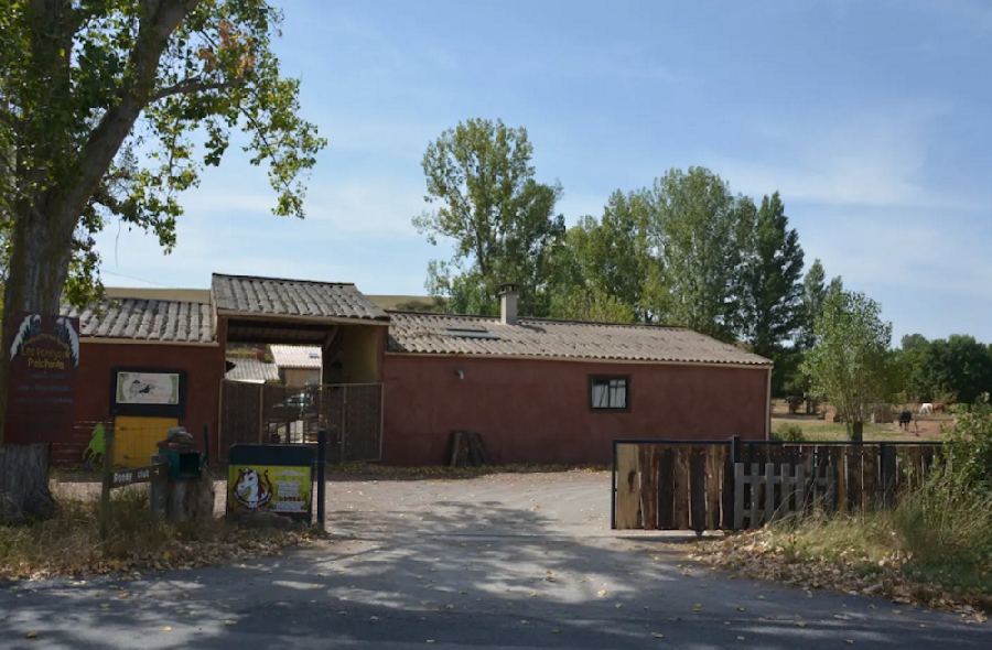 Gîte à la ferme  France Occitanie Aveyron Montlaur 12400