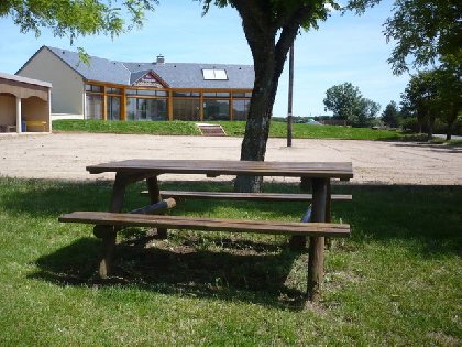 Aire de pique-nique, OFFICE DE TOURISME DE PARELOUP LEVEZOU