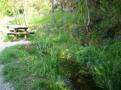 Aire de pique-nique, OFFICE DE TOURISME DE PARELOUP LEVEZOU