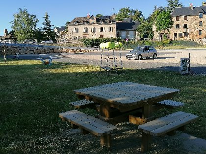 Aire de pique-nique à Laissac, Office de Tourisme des Causses à l'Aubrac