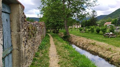 Aire de pique-nique, OFFICE DE TOURISME LARZAC VALLEES