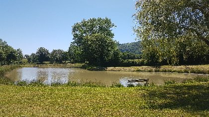 Aire de pique-nique du Lac du Ponteil à Sévérac l'Eglise, Office de Tourisme des Causses à l'Aubrac