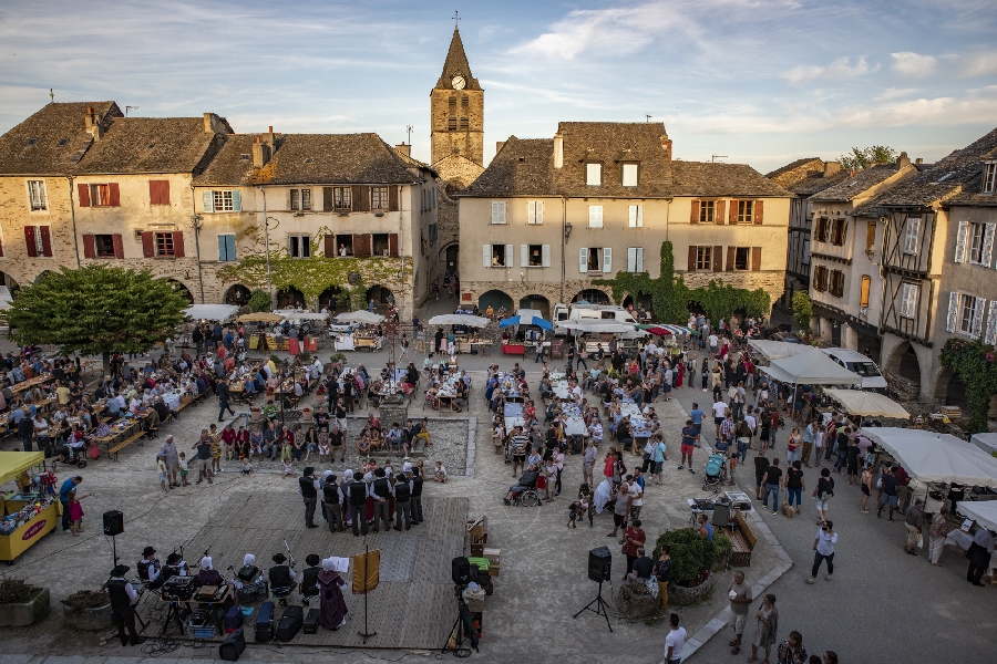 Marché nocturne de producteurs de pays à Sauveterre-de-Rouergue