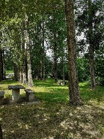 Tables de pique-nique aire du Nuéjouls, Office de Tourisme Rougier d'Aveyron Sud