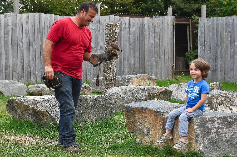 Groomer of the day at the Segala Wildlife Park - Pradinas