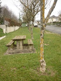 Aire de Pique-nique - Avenue Jean Moulin à Sévérac-le-Château, Office de Tourisme des Causses à l'Aubrac