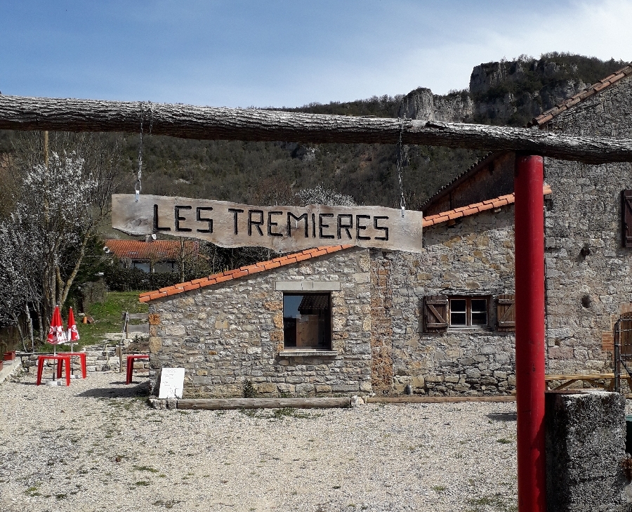 Les Trémières - Aire des marcheurs