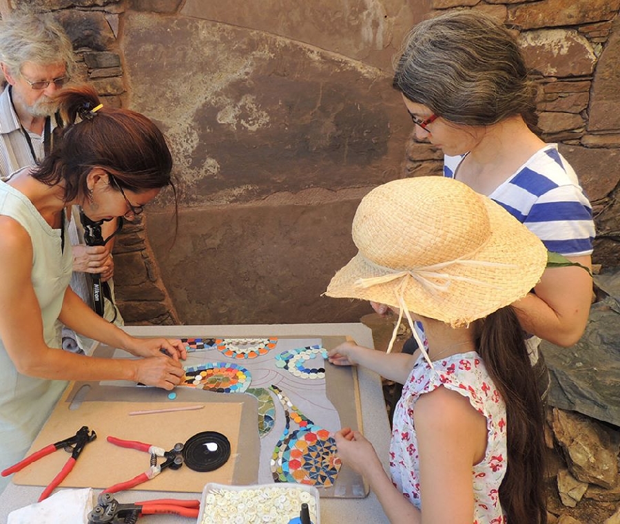 Chantier artistique de printemps famille
