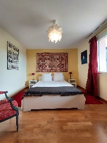 Les Iris, La Loge