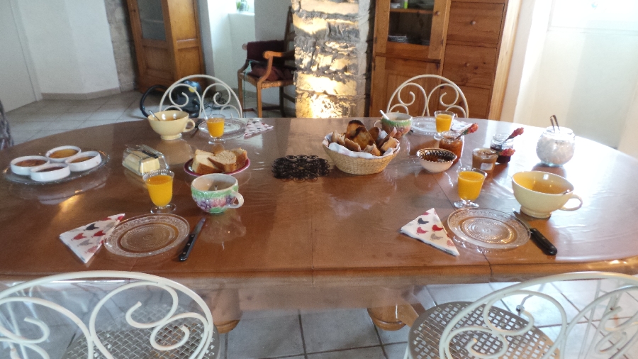 Chambre et table d'hôte Les Louves - Petit-déjeuner copieux