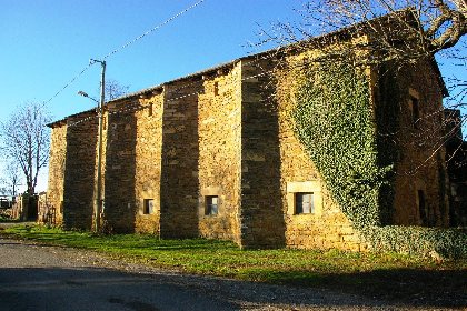 Visite libre de Cruéjouls, Office de Tourisme des Causses à l'Aubrac
