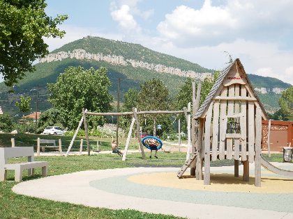 Aire de pique-nique de Gourg de Bades , OFFICE DE TOURISME DE MILLAU
