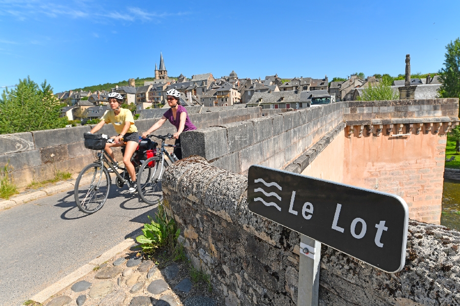 Vallée de Lot à vélo (V86), ESPALION/SAINT-GENIEZ-D'OLT