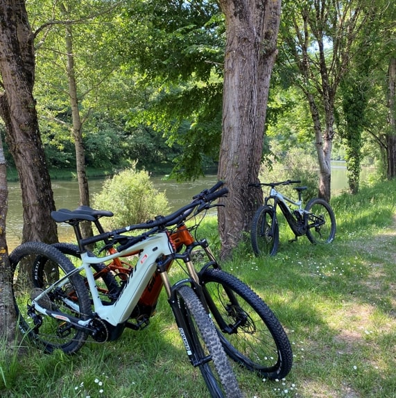 ASVOLT - Location VTT à assistance électrique accompagnée