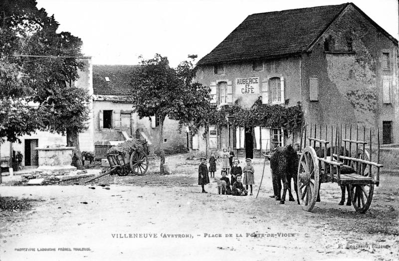 Exposition de cartes postales anciennes à la Tour Soubirane (Villeneuve)
