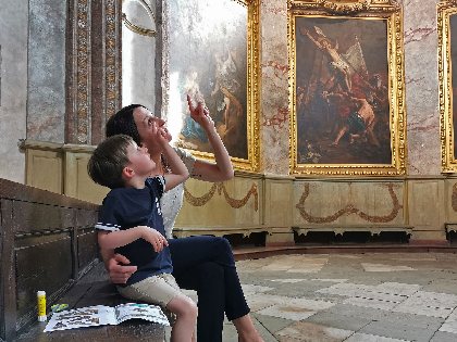 Jeu pour les familles : La chapelle des Pénitents Noirs, OT Villefranche-Najac