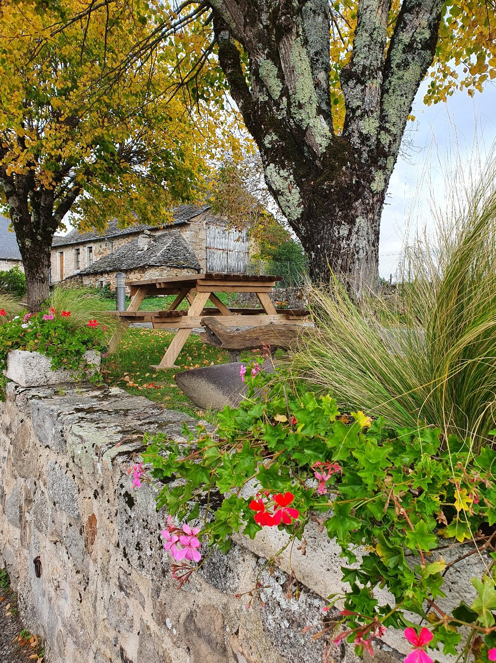 Aire de pique-nique Campouriez, OFFICE DE TOURISME CANTONAL DE SAINT AMANS DES COTS