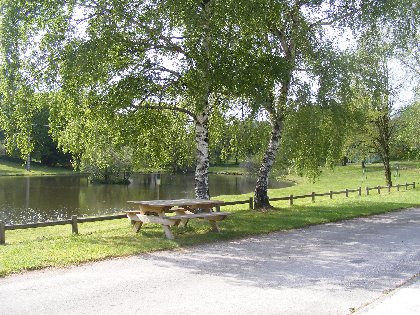 Aire de pique-nique plan d'eau de Sangayrac, OFFICE DE TOURISME CANTONAL DE SAINT AMANS DES COTS